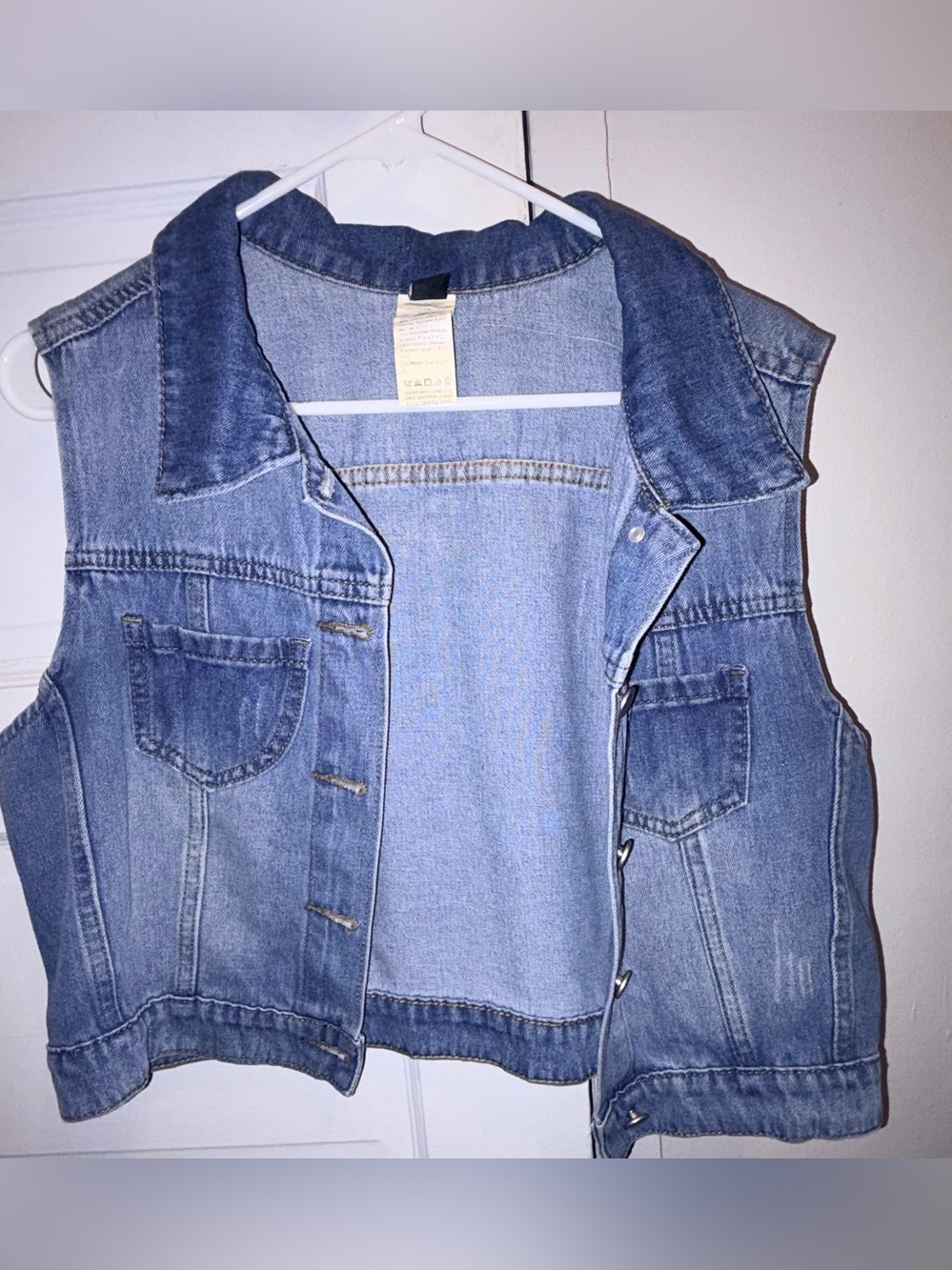 Distressed Sleeveless Women’s Vest